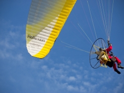 One of the 5 para-motors that took part in the event