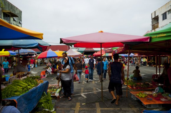 Satok Sunday market